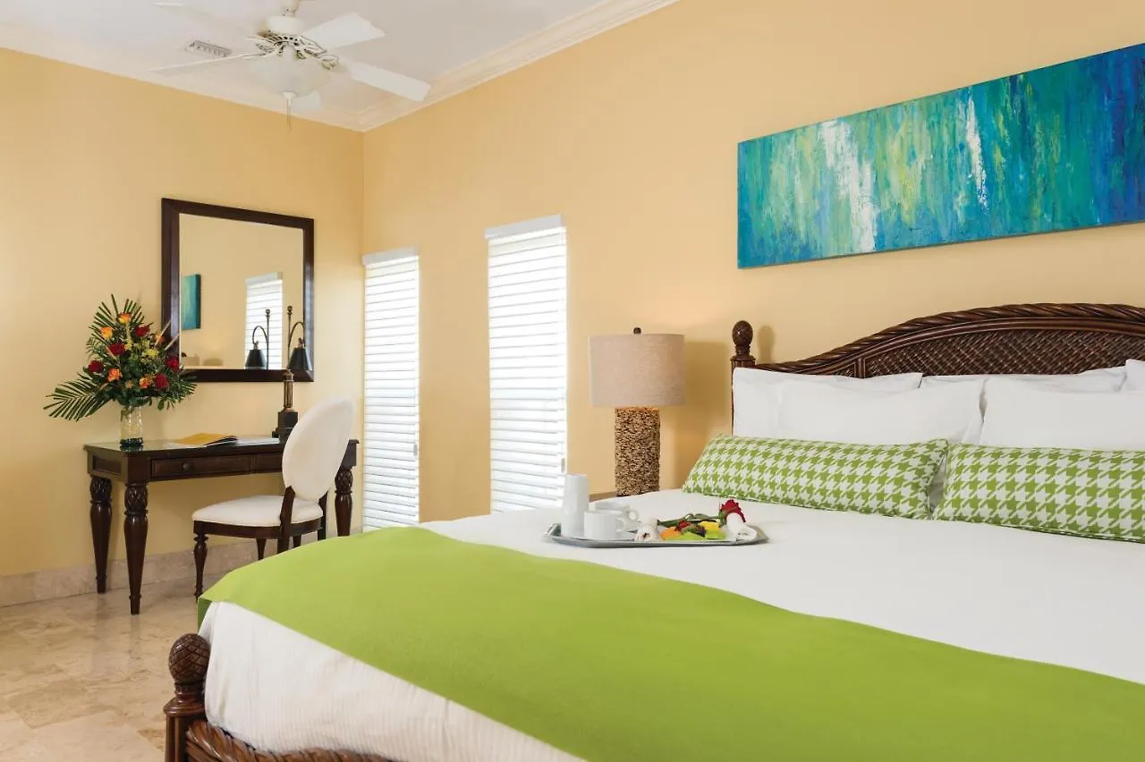 Resort Hotel Windsong On The Reef Grace Bay