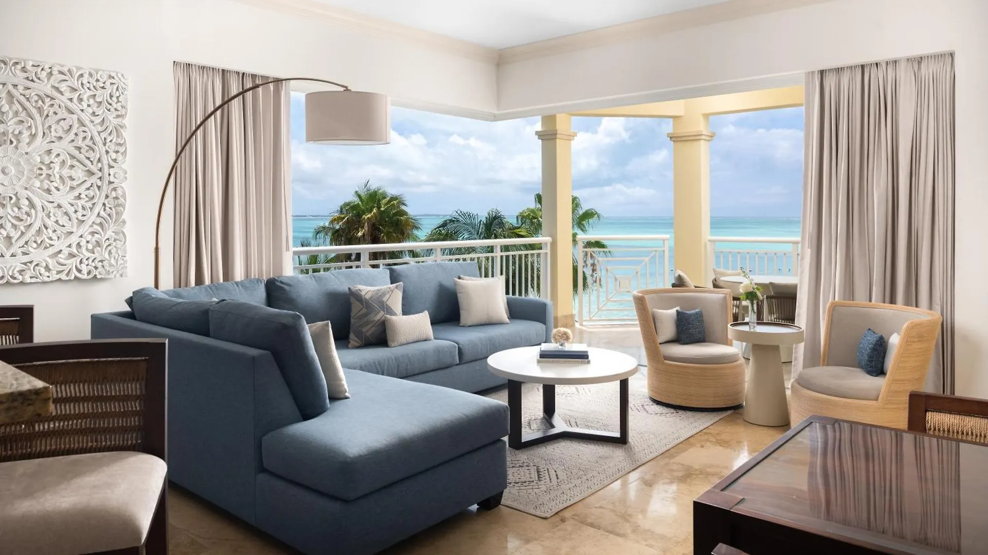 Resort Windsong On The Reef Hotel Grace Bay